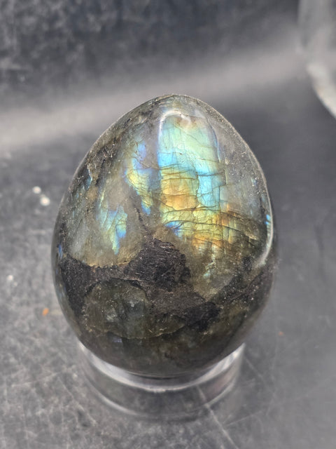 Labradorite egg! 11.2 ounces, 2.9 inches tall, 2.1" wide