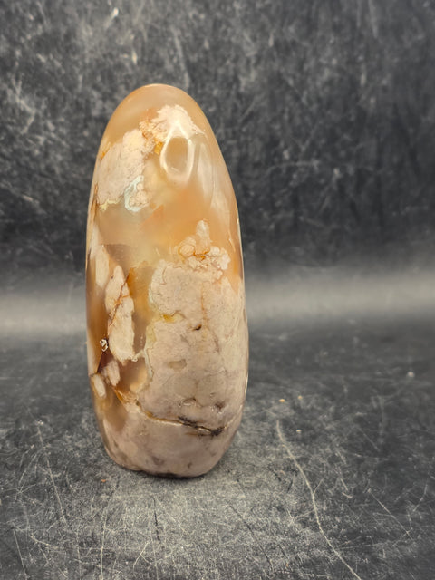 Flower agate free form! 13 ounces, 3.4 inches tall, 2.8" wide