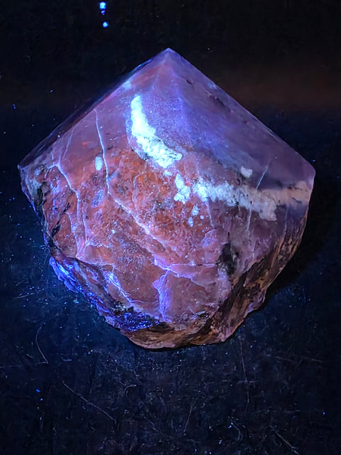 Sodalite polished top point! 10.8 ounces, 2.5 inches tall uv reactive