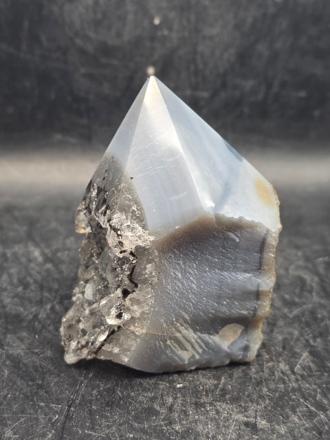 Druzy agate polished top point! 7.4 ounce, 2.7 inches tall!