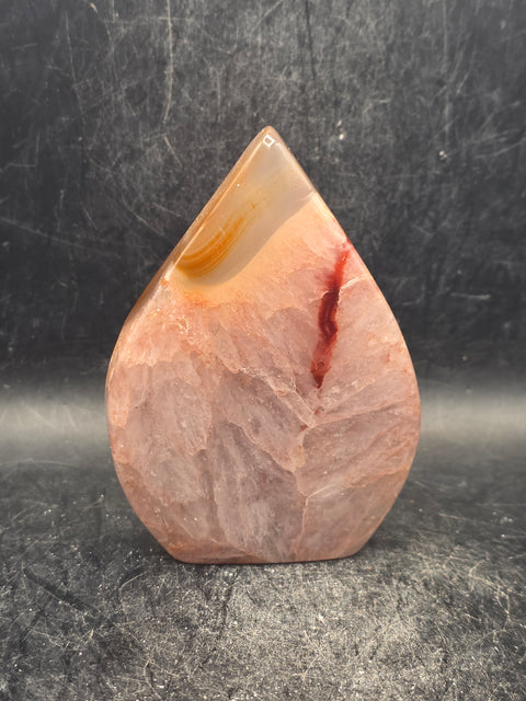 Agate tear tower! 5.4 ounces, 3.3 inches tall, 2.3 inches wide!