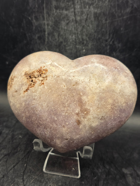 Pink amethyst heart! 15.8 ounces,  3.5 inches tall, 3.2 inches wide!