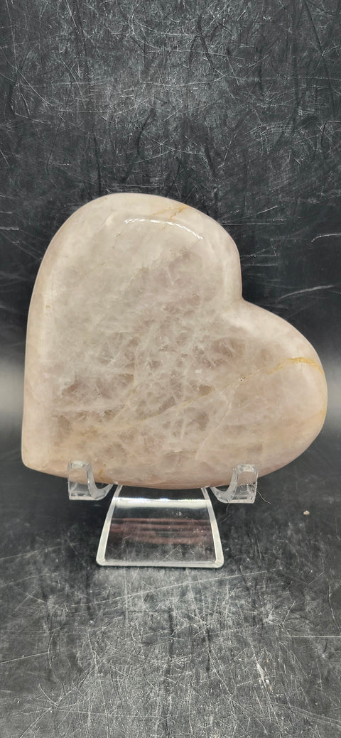 Rose quartz heart! 6.6 ounces, 3.25 inches wide, 3 tall, .86 thick