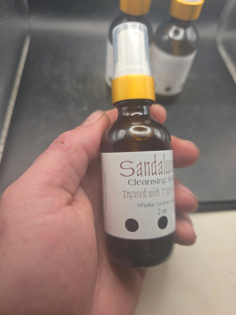 Sandlewood cleansing spray infused with tiger eye!