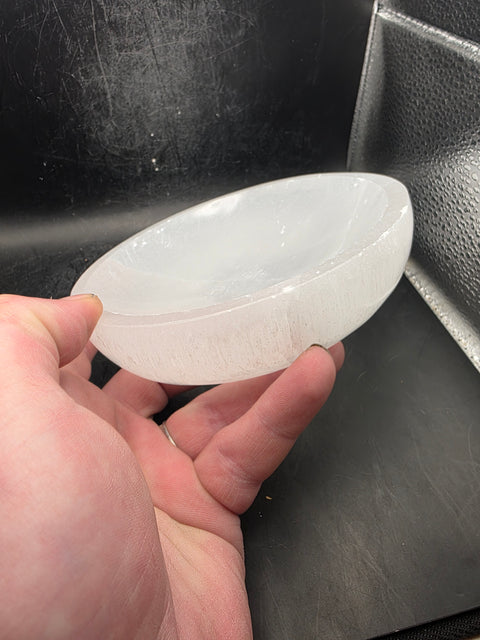Selenite bowl!! 5.5 inches, 1.10 pounds!