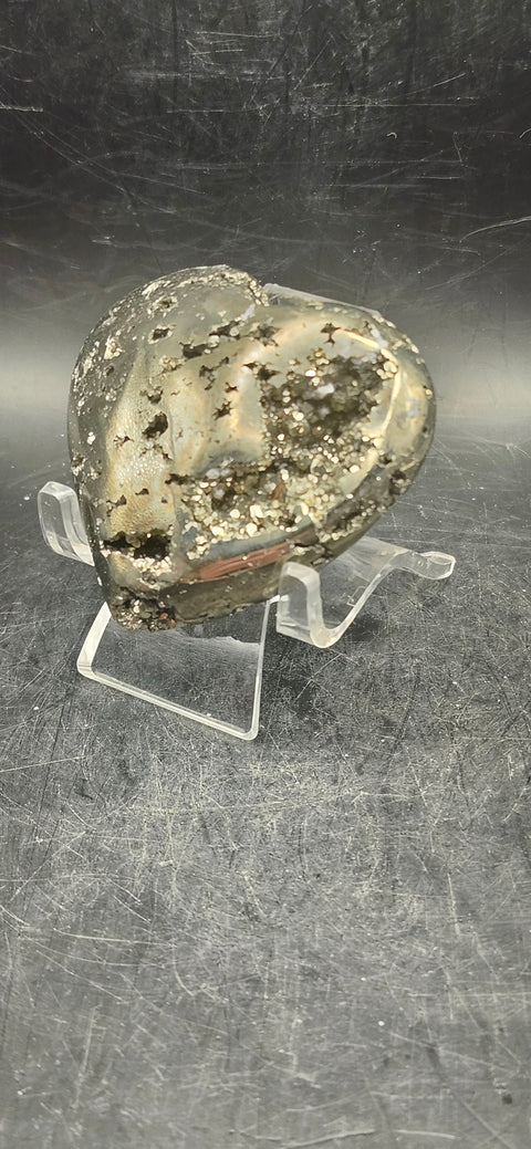 Pyrite heart! 4.8 ounces, 2.25 inchs wide, 2.25 tall!