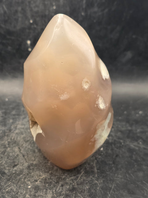 Flower agate flame tower! 13 ounces, 3.8 inches tall, 2.2" wide