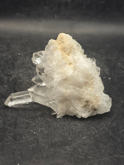 Clear quartz cluster! 3.5 ounces!, 2.8 by 2.4 inches!