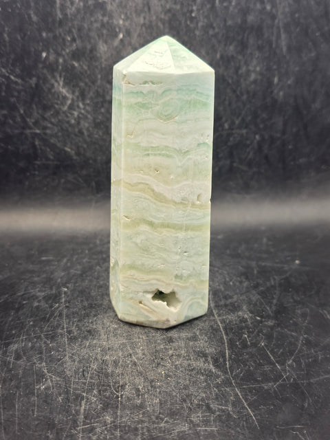 Caribbean calcite tower! 9.2 ounces, 4.1 inches tall