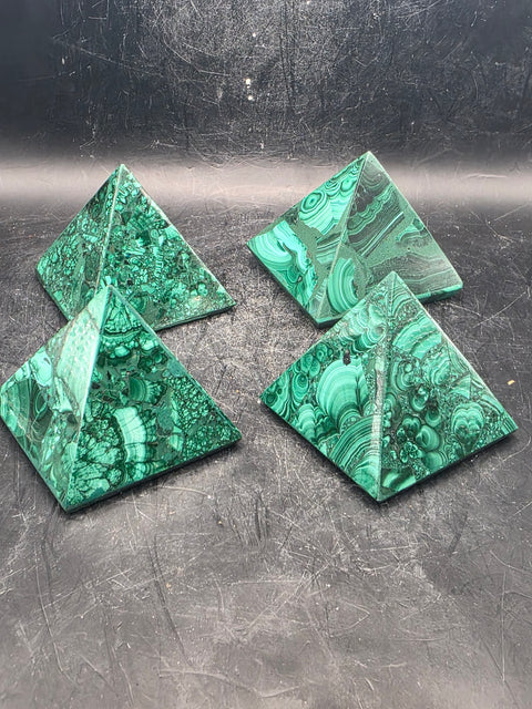 Malachite pyramid! 3.5 ounces, 1.7 inches tall, 1.9 inches wide!