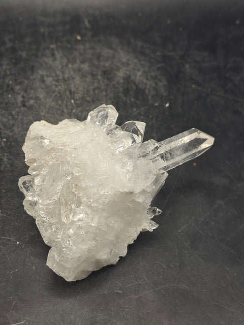 Clear quartz cluster! 3.5 ounces!, 2.8 by 2.4 inches!