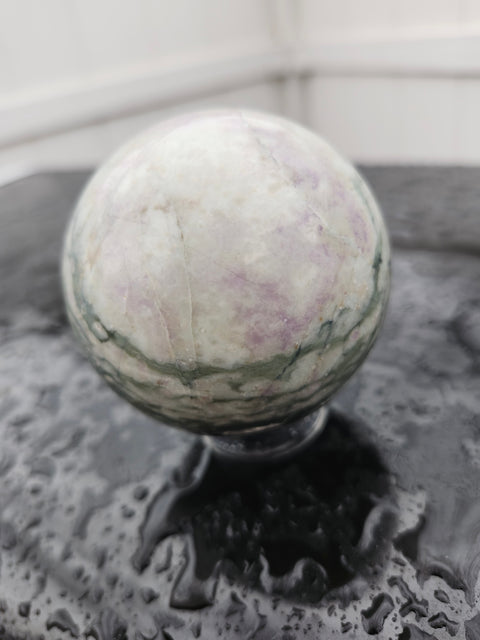crystals spheres towers gemstones geodes skulls Amathyst rose quartz 