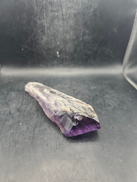 Grade AA amethyst spear! 5.5 ounces, 5.5 inches long