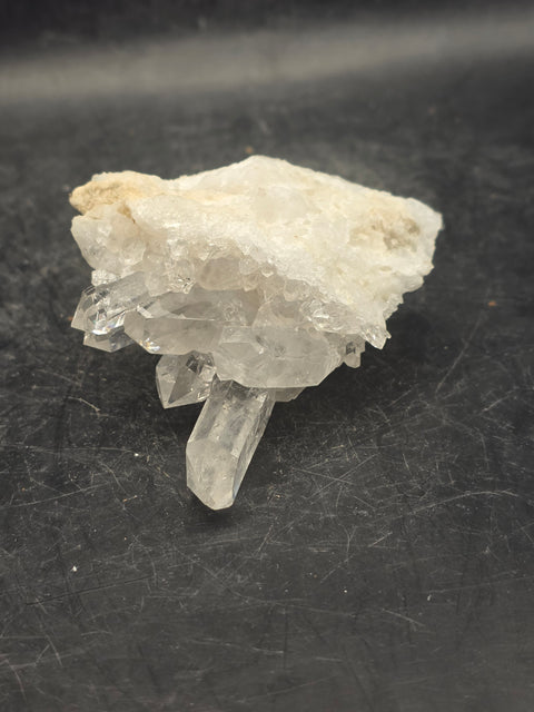 Clear quartz cluster! 3.5 ounces!, 2.8 by 2.4 inches!