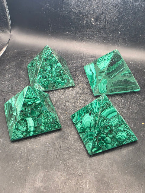 Malachite pyramid! 3.5 ounces, 1.7 inches tall, 1.9 inches wide!