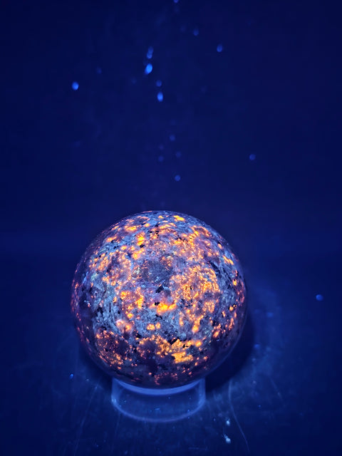 Flame stone sphere "yooperlite" 57.8mm, 2.2 inches, 9 ounces