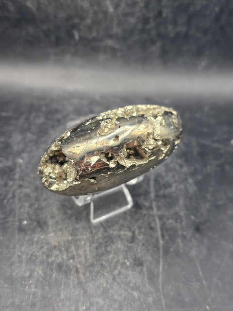 Pyrite palm stone! 2.3 inches wide, 5.4 ounces