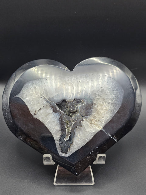Large Druzy agate heart! 12.2 ounces, 5.5 inches wide 4.5" tall