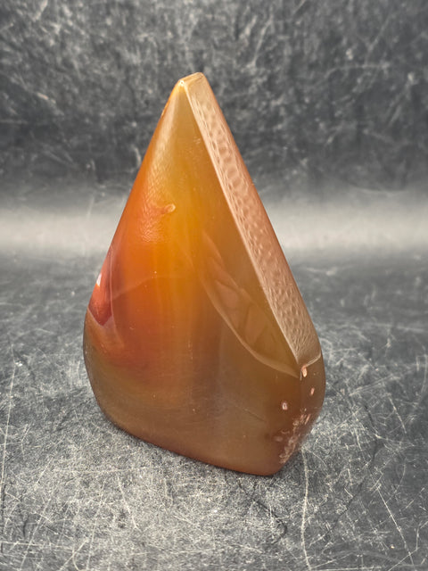 Agate tear tower! 3.8 ounces, 2.8 inches tall, 1.9 inches wide