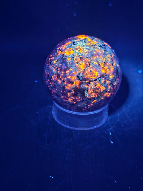 Flame stone sphere! 57mm, 2.2 inches, 9 ounces