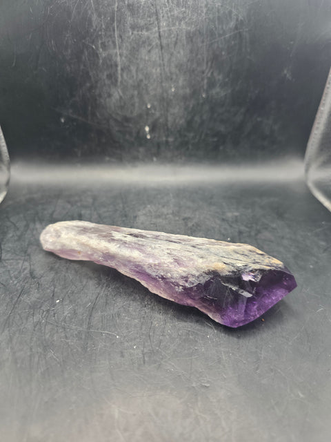Grade AA amethyst spear! 5.5 ounces, 5.5 inches long