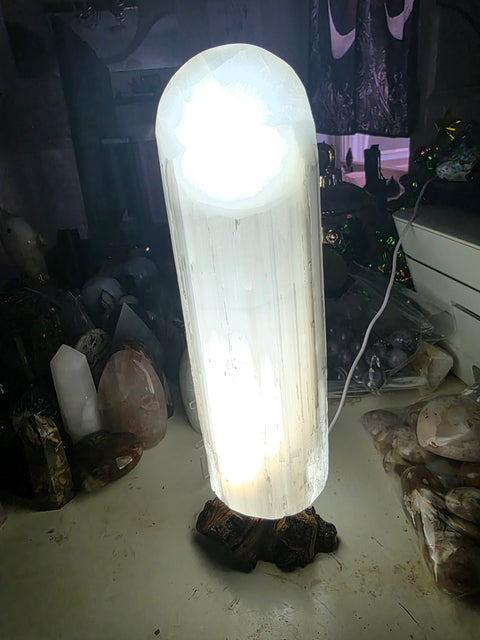 Selenite arched tower lamp! 8 pounds, 1 foot tall, comes with led light