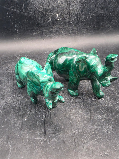 Malachite elephant!! 3.8 ounces, 3.8 inches long!