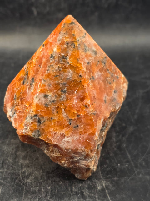 Sunstone polished top point! 11.5 ounces, 2.9 inches tall, 2.7" wide