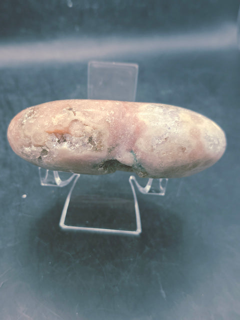 Pink amethyst heart! 9.6 ounces, 3.5 inches wide, 2.6 inches tall!