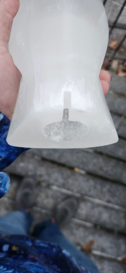 Angel selenite lamp! 8 inches tall, 4 pounds! With lotus flower led light
