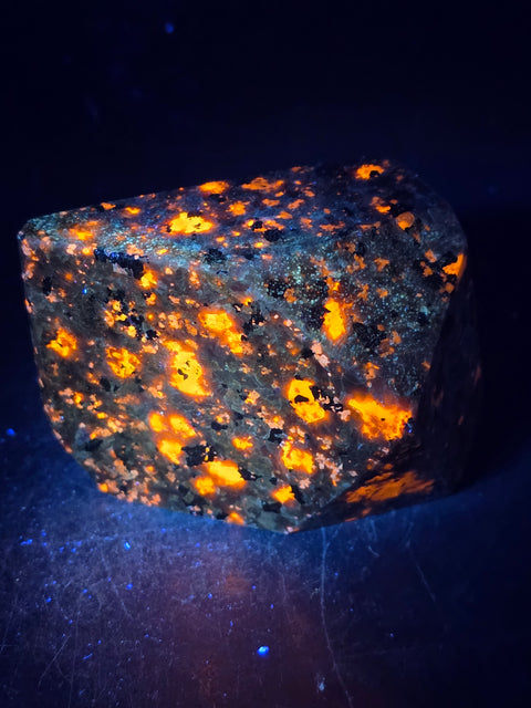 Flame stone "yooperlite" free form! 10.4 ounces, 2.7" wide, 2.4" tall