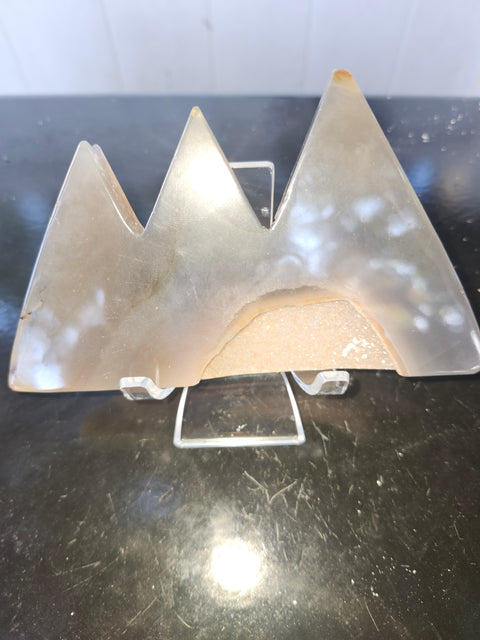 Druzy agate mountain carving! 6.3 ounces, 5 inches wide, 3 inchs tall