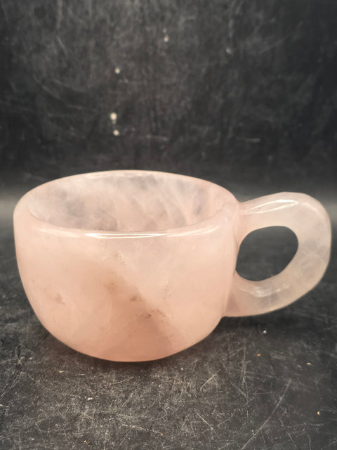 rose quartz cup! 7.5 ounces, 3.6 inches wide, 1.6 inches tall!