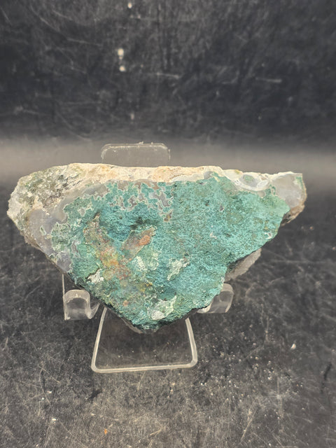 Amethyst flower formation plate! 3.7 ounces, 3.2 inches by 1.8 inches