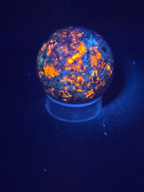 Flame stone sphere! 57mm, 2.2 inches, 9 ounces